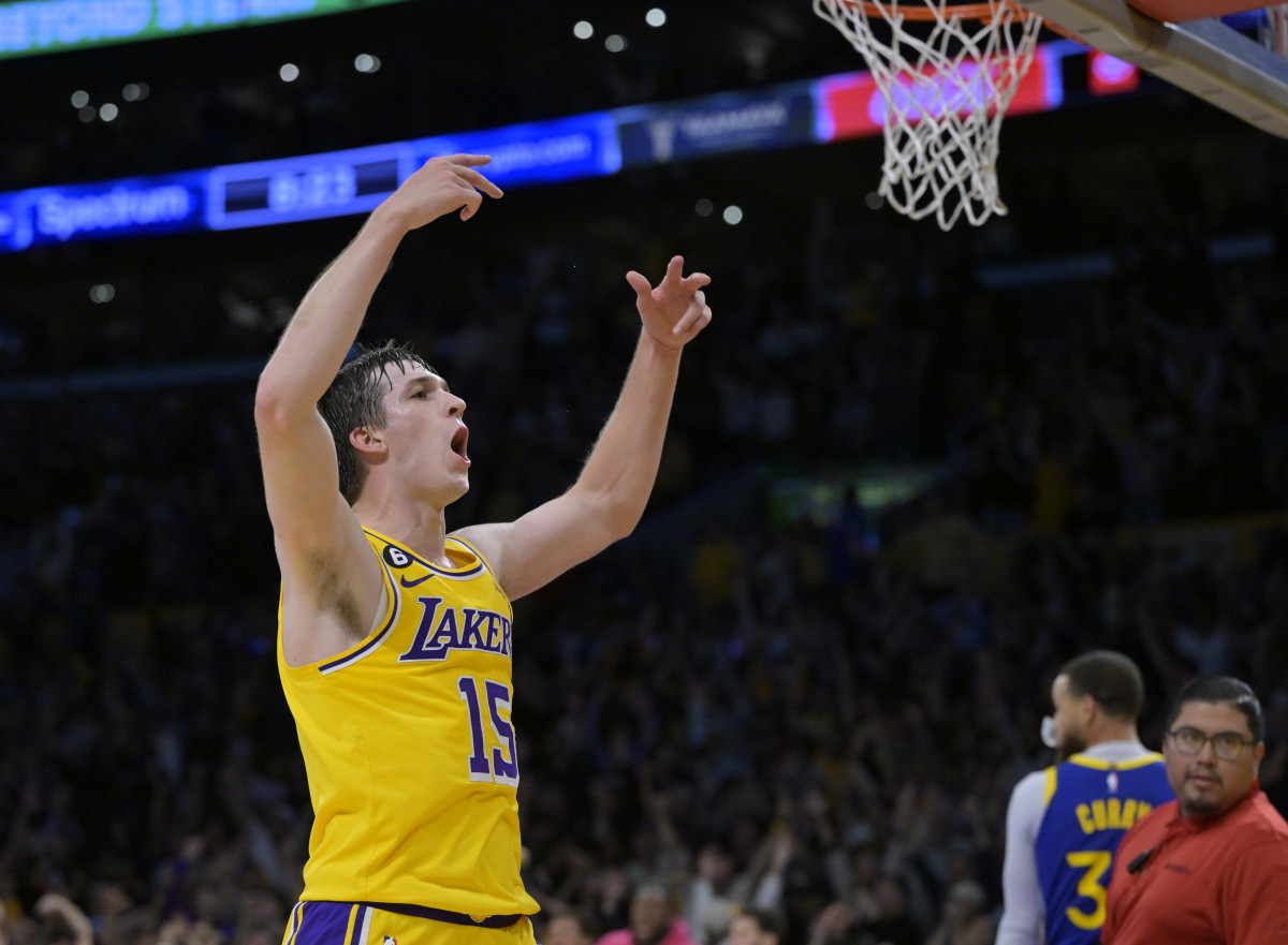 Los Angeles Lakers Sign Four Players