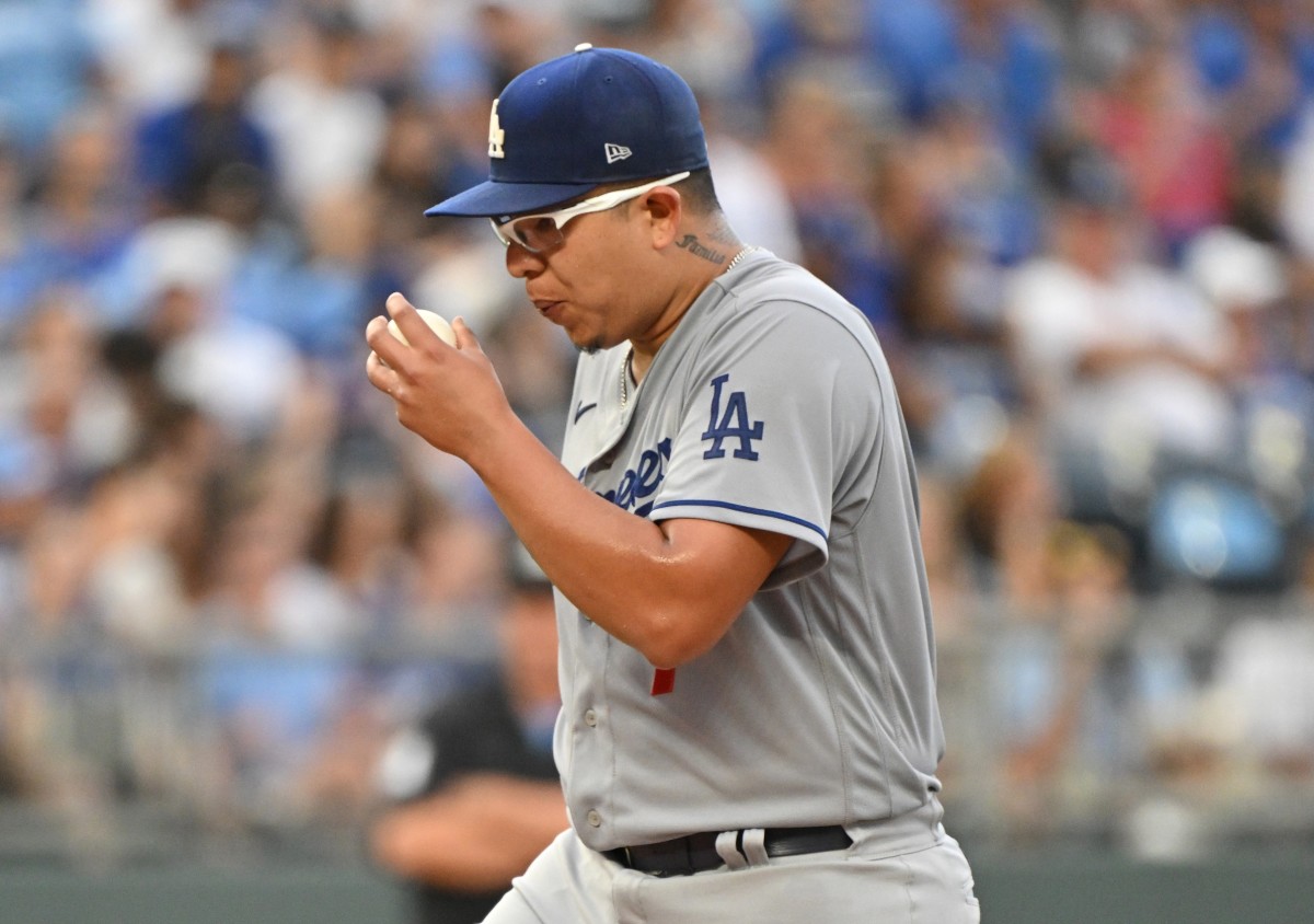Dodgers News: Dave Roberts Hopes Julio Urias Re-Signs With LA in Offseason  - Inside the Dodgers