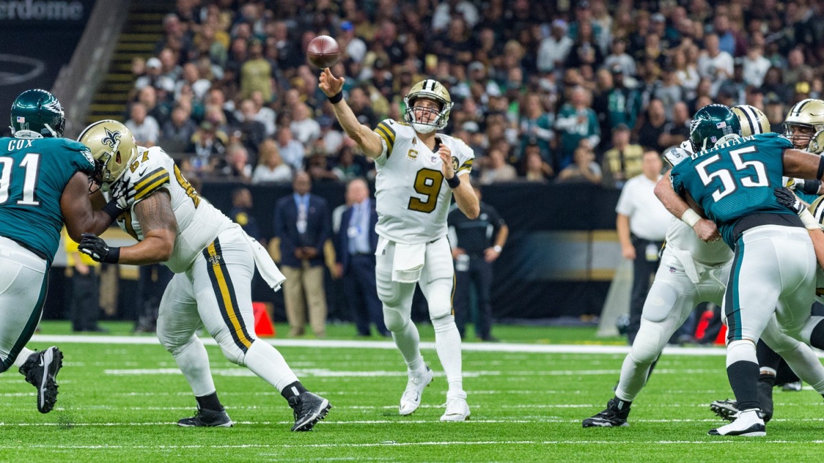 Saints quarterback Drew Brees throws a pass against the Philadelphia Eagles on Sunday, Nov. 18, 2018. 