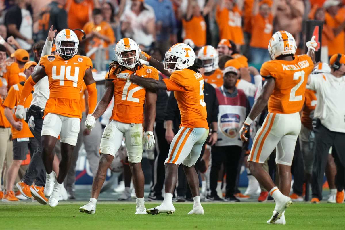 NASHVILLE, TN - DECEMBER 30: Tennessee Volunteers running back