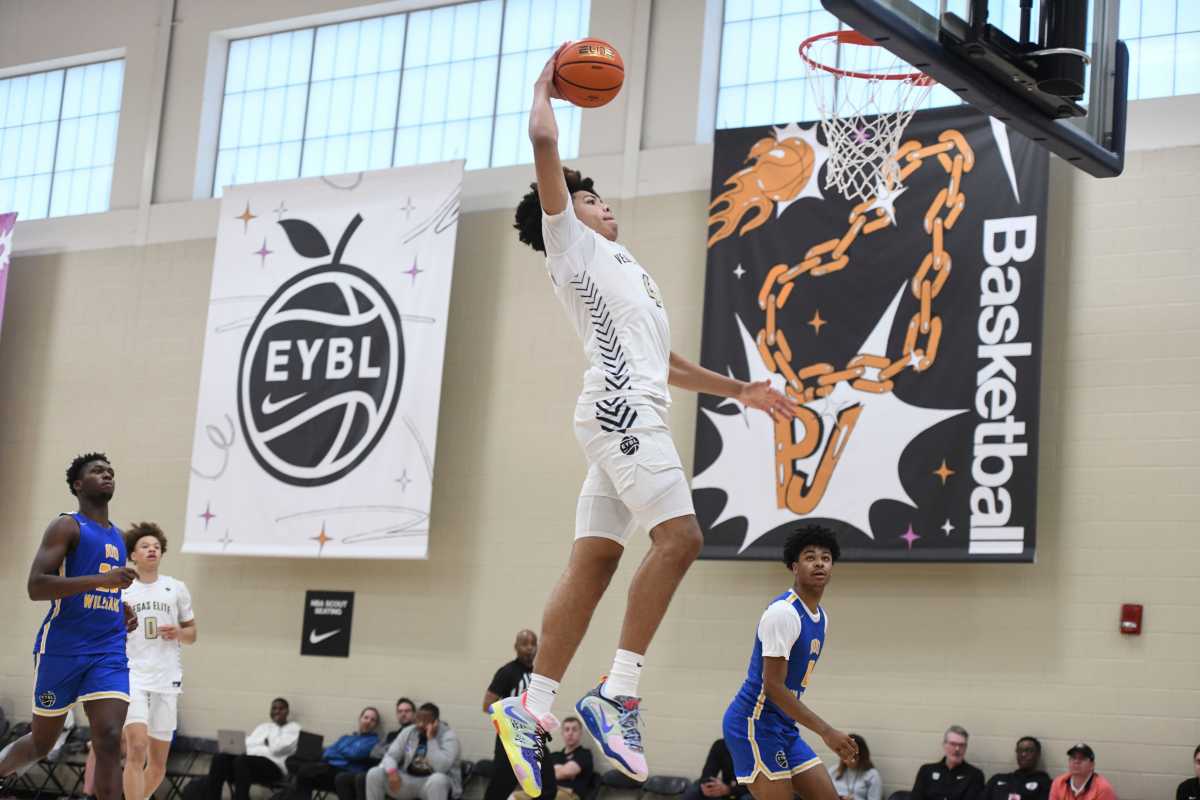 Vegas Elite Tyran Stokes dunks the ball