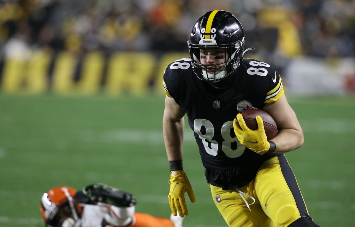 Pat Freiermuth offers bold prediction for Steelers season