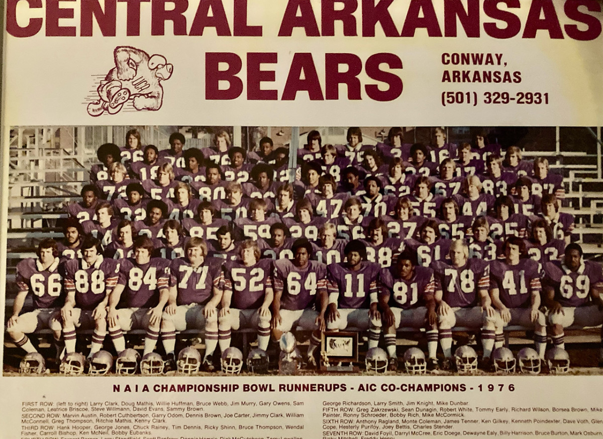 Team photo of 1976 UCA Bears