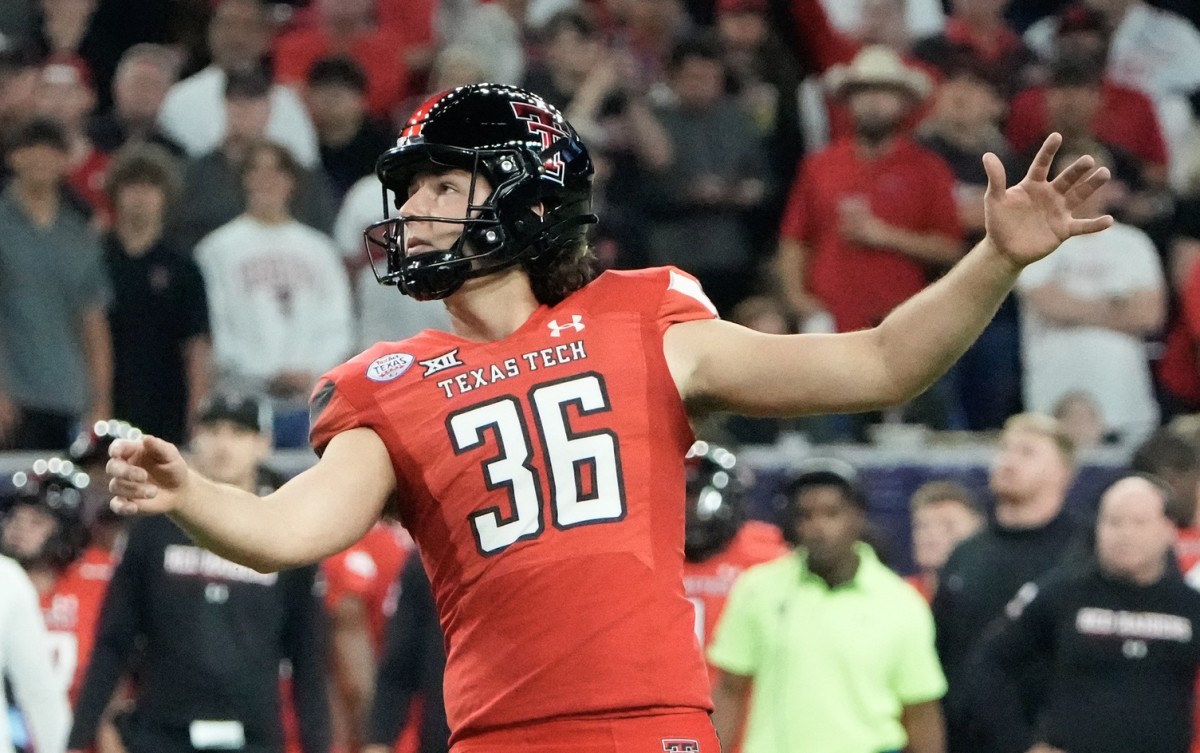 Tennessee Titans: Ryan Stonehouse Quickly Sets New Standards - Sports  Illustrated Tennessee Titans News, Analysis and More