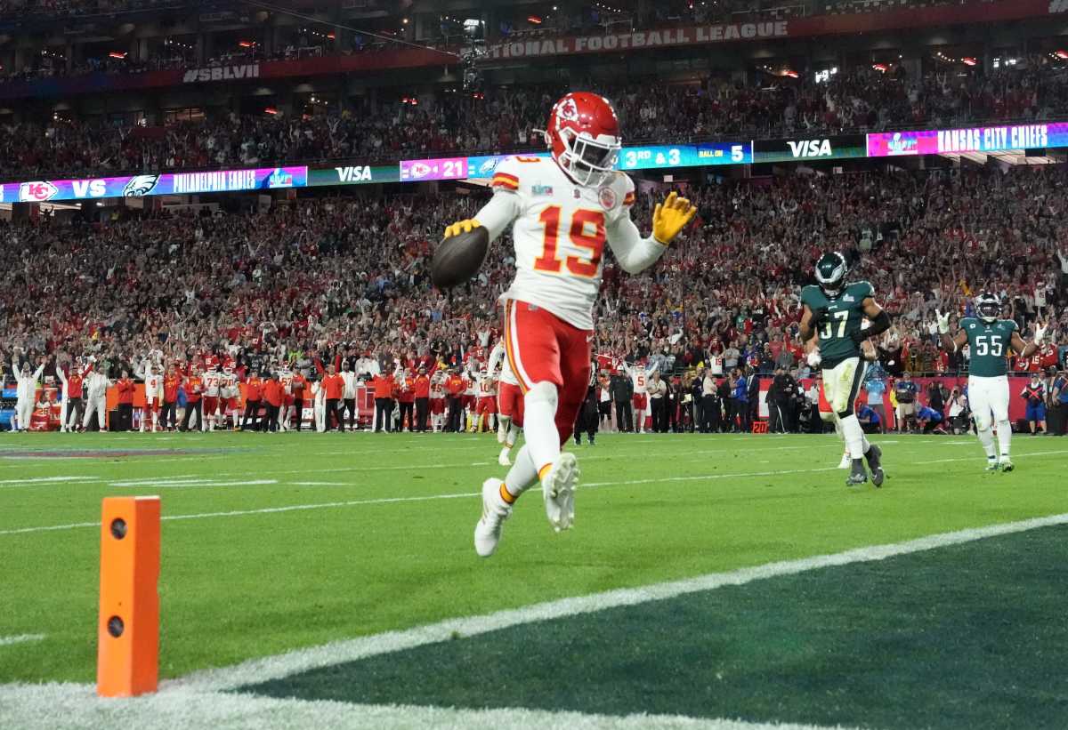 KC Chiefs Favored to Be NFL's Last Unbeaten Team in 2023 - Sports  Illustrated Kansas City Chiefs News, Analysis and More