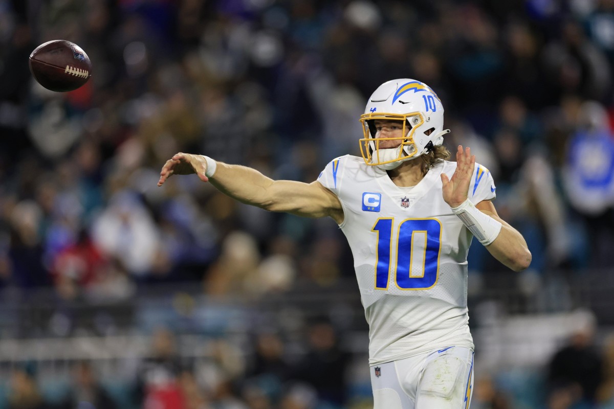 Chargers Justin Herbert Ranked 5th-Best QB by NFL Executives and