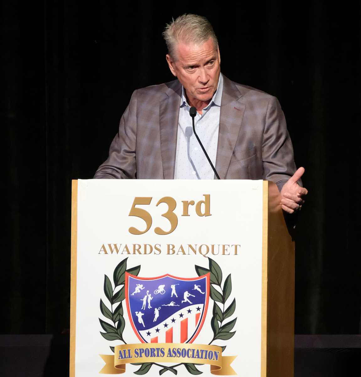 Baseball Hall of Fame pitcher Tom Glavine addresses the audience during the 53rd All Sports Association Awards Banquet held at the Emerald Coast Convention Center.