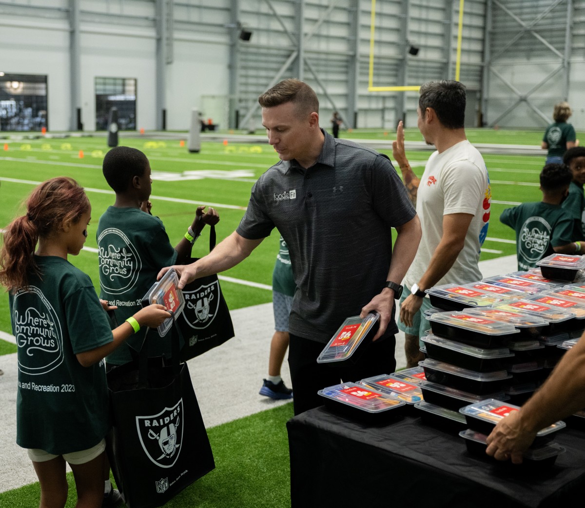 Las Vegas Raiders host 'Stretch & Move' event for local kids