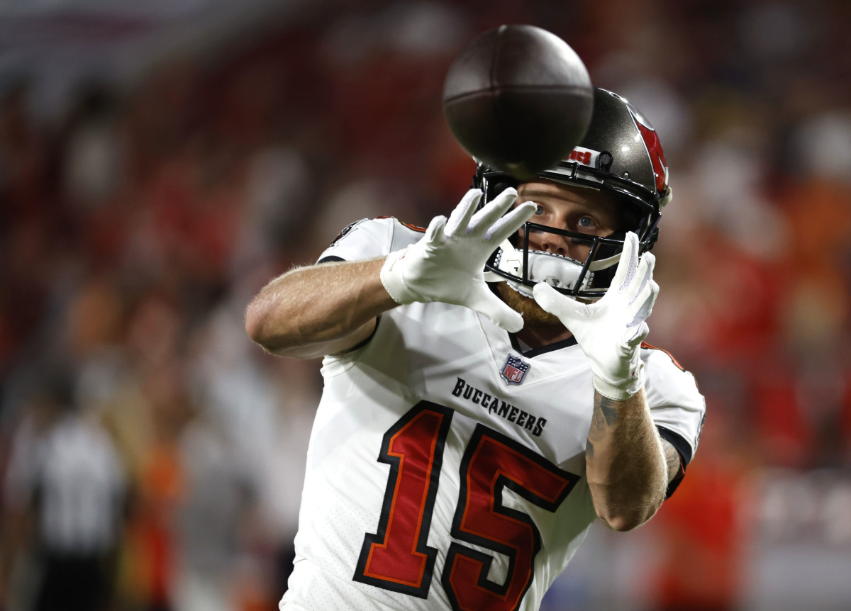 Ex-Buccaneers receiver: Ditch the uniforms