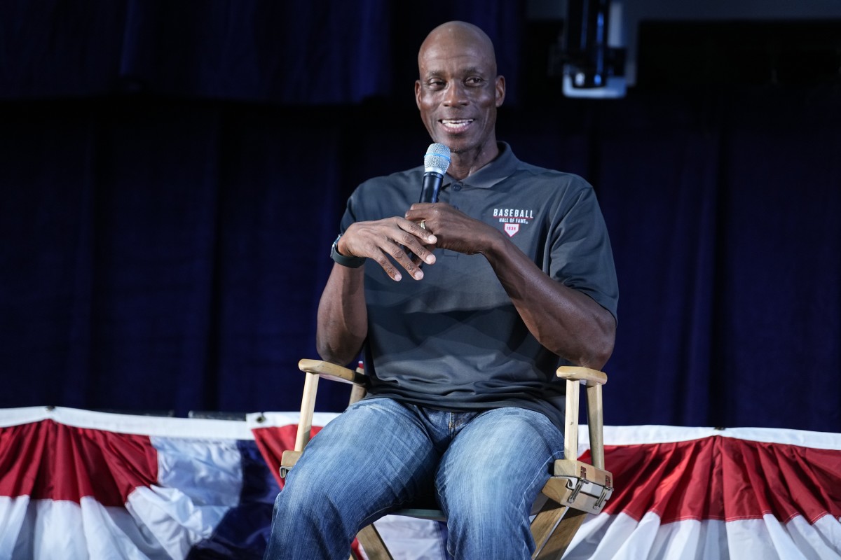 Persistence, consistency pay off for new Hall of Famer Fred McGriff -  Sports Collectors Digest