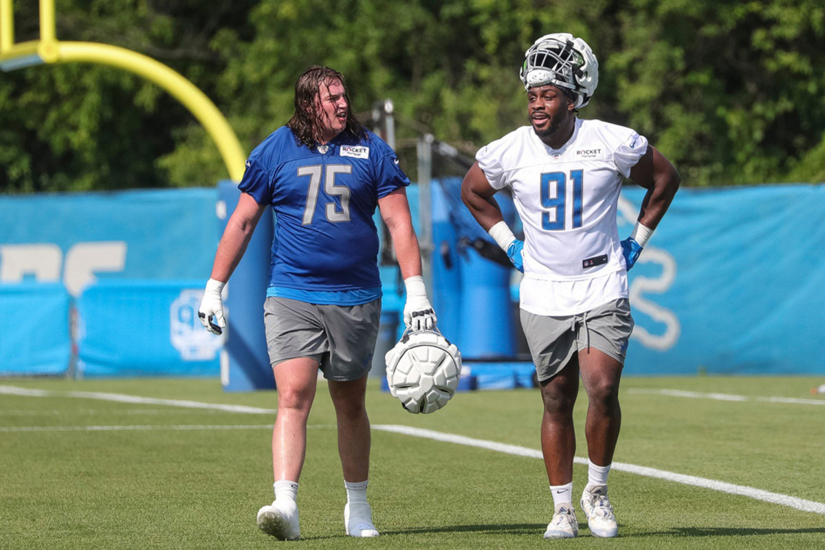 Lions' bolster linebacking corps on 1st day of pads at training camp