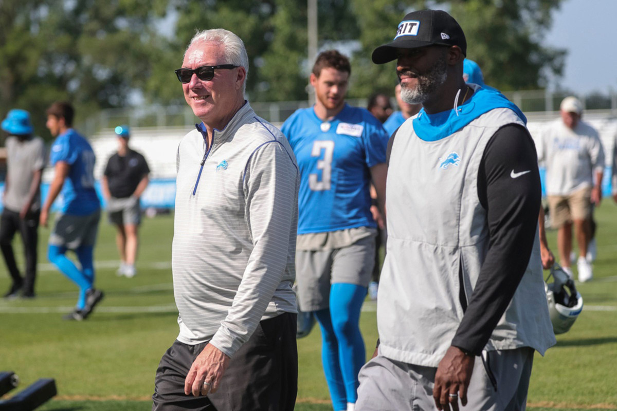 Detroit Lions Tap Former Players, NFL Analysts for Preseason Alternative  Broadcast