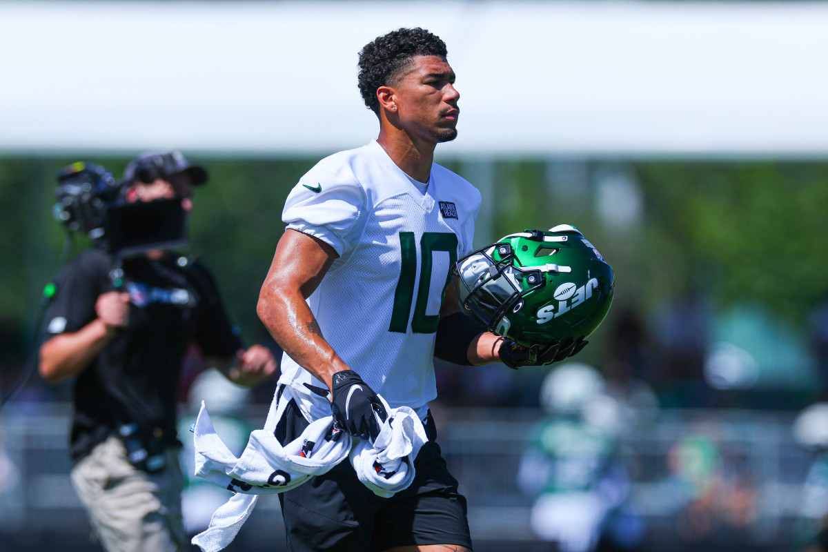 WR Allen Lazard (10) at training camp