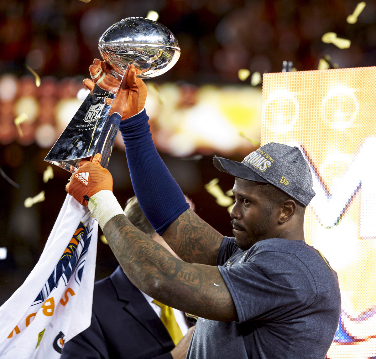 Von Miller discusses return from injury, desire to be NFL general