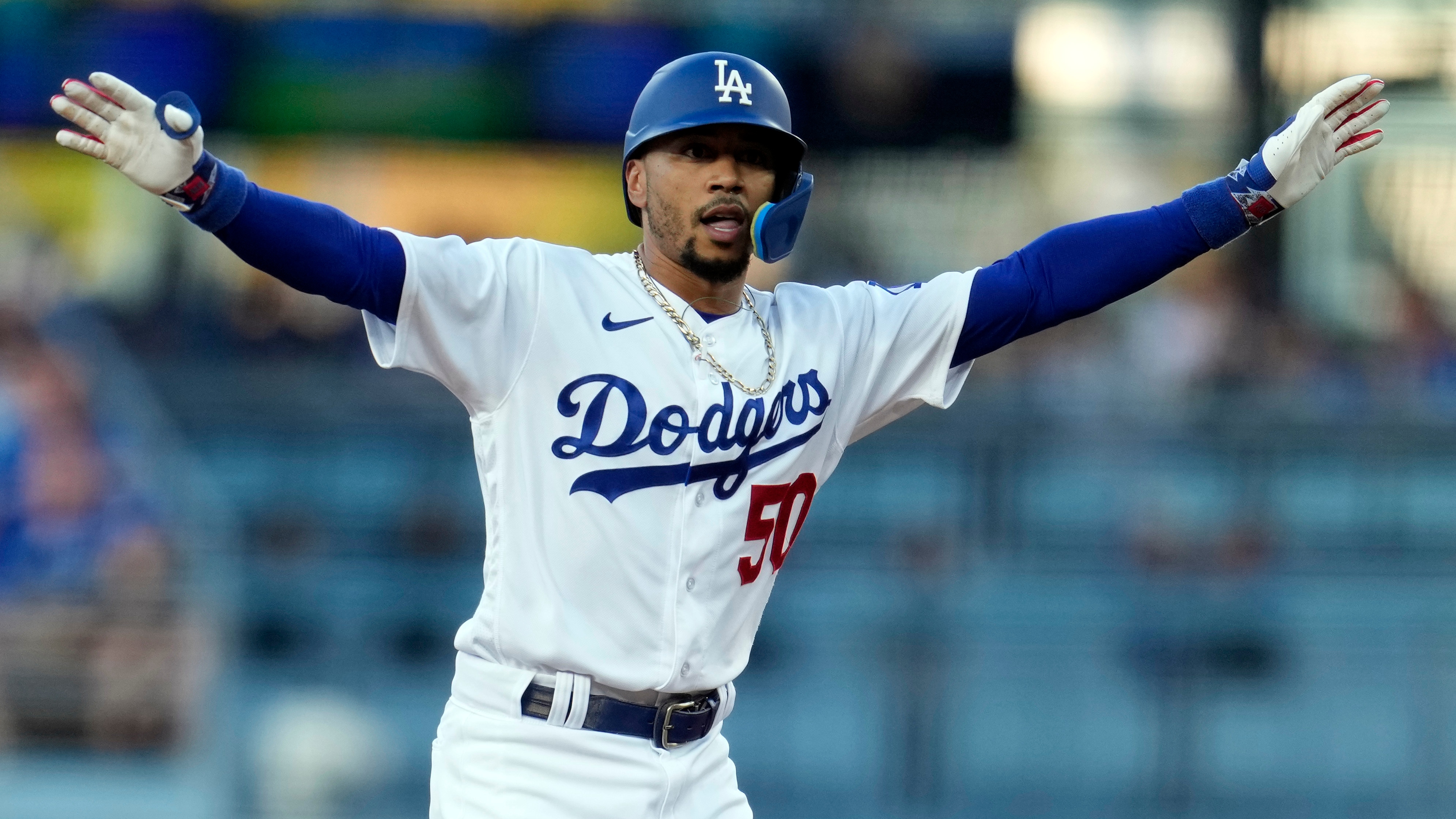 Mookie Betts Trade Rumors: Deal to Dodgers or Padres 'Seems Pretty