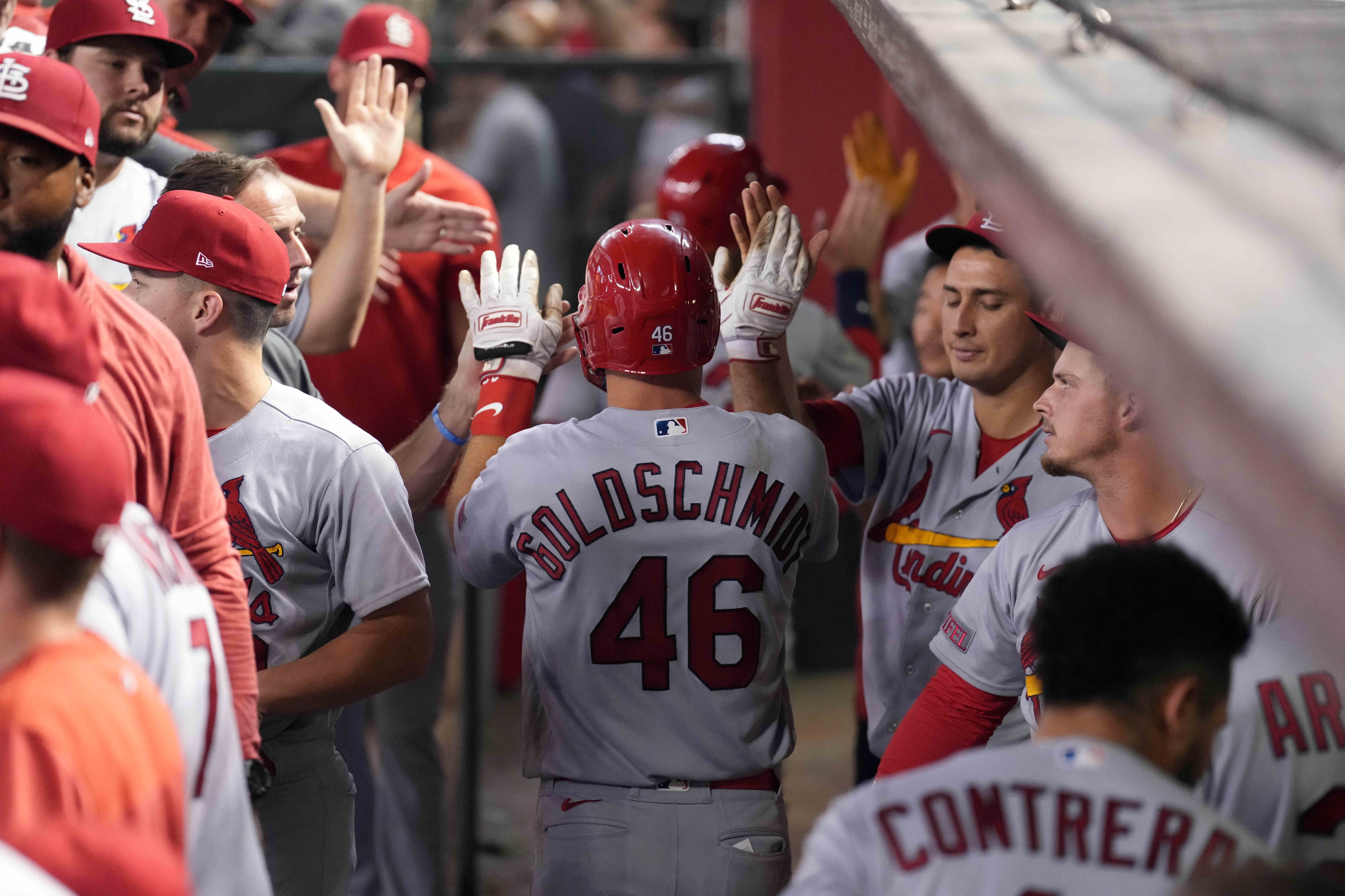 Cardinals score five in 9th, beat Diamondbacks 10-6