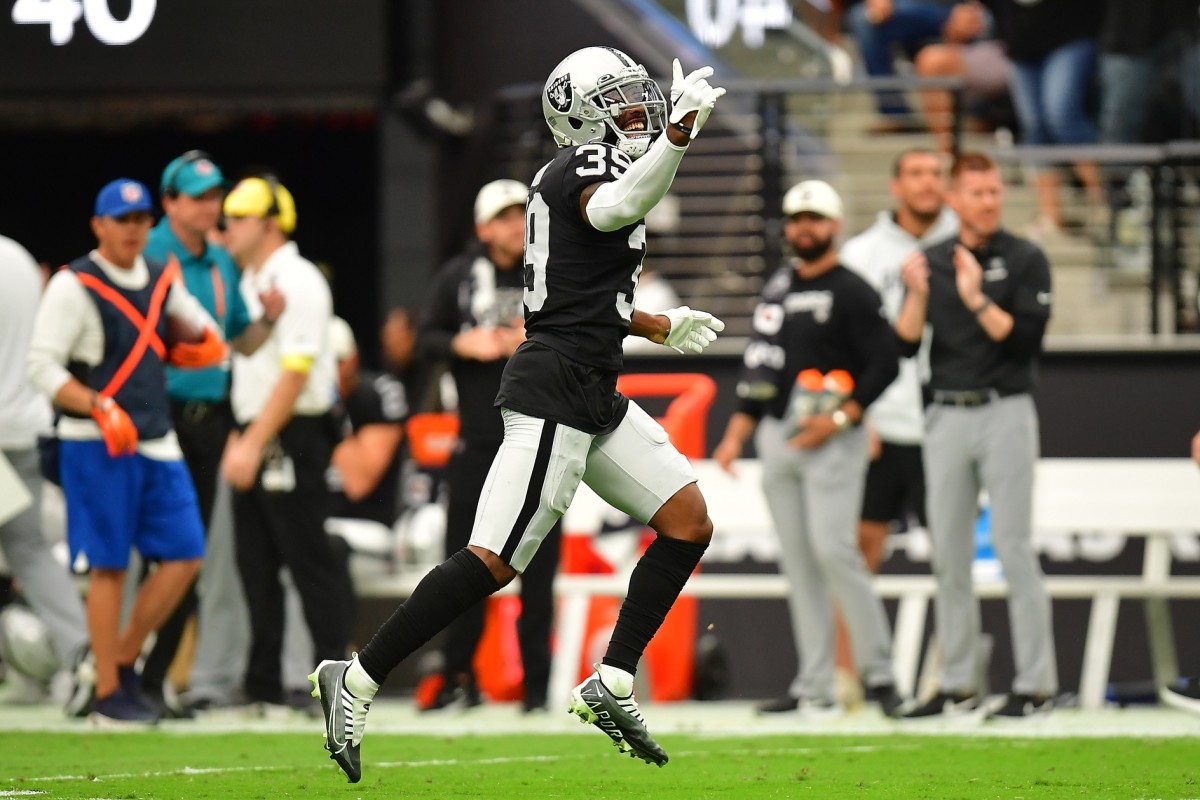 Las Vegas Raiders cornerback Nate Hobbs #39 plays during pre