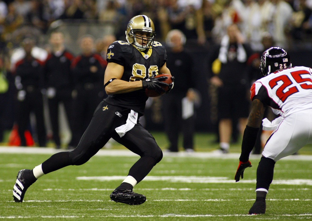 New Orleans Saints tight end Jimmy Graham (80) scores on a