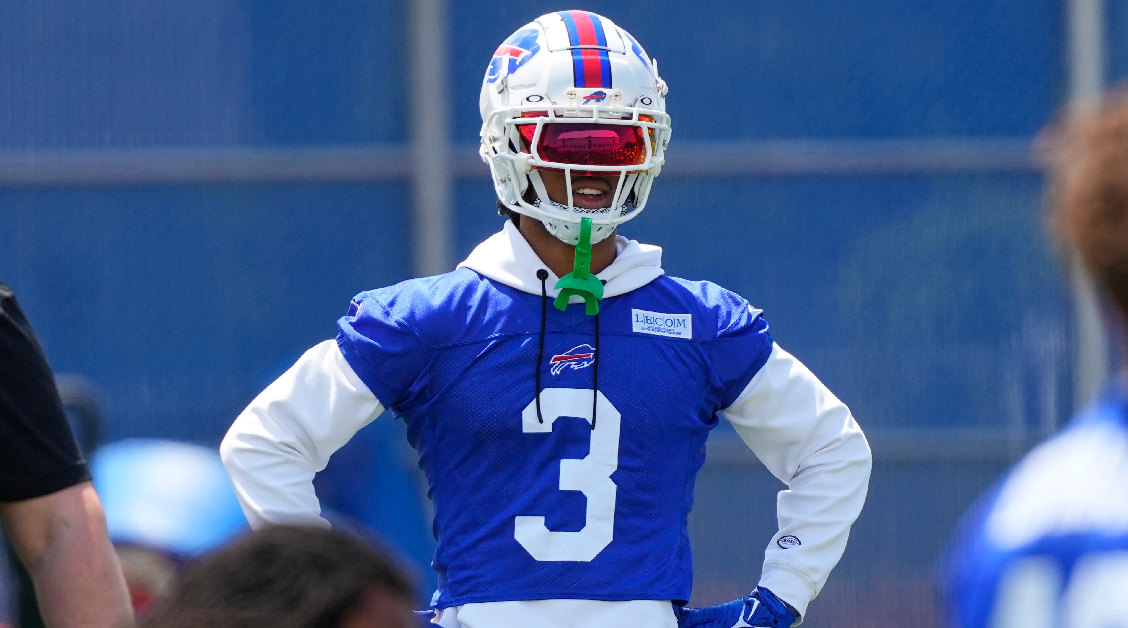 Damar Hamlin receives warm welcome from Bills fans at training camp