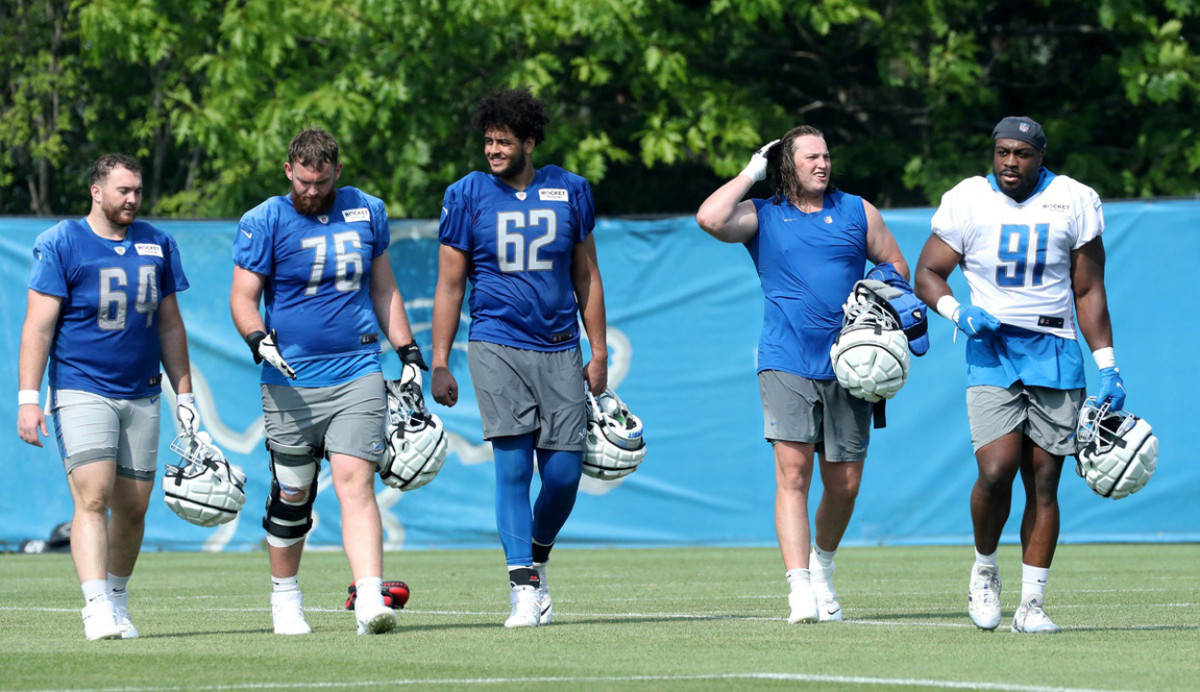 Detroit Lions offensive line at training camp