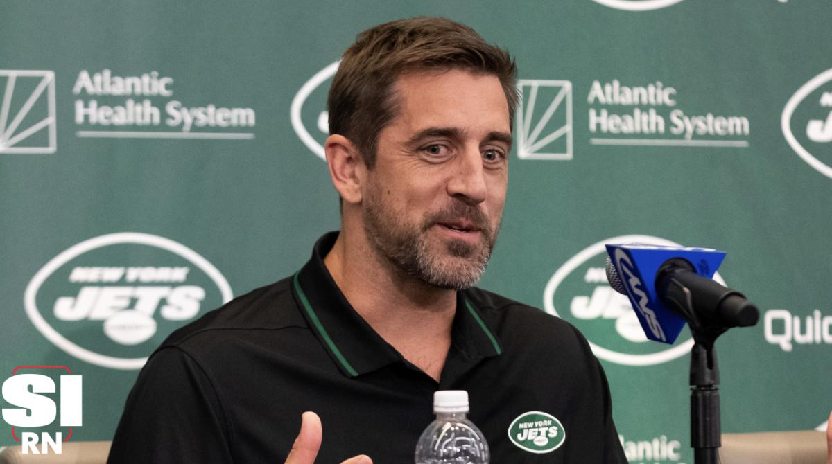 Report: Aaron Rodgers Taking Less Money With New Jets Contract - Sports ...