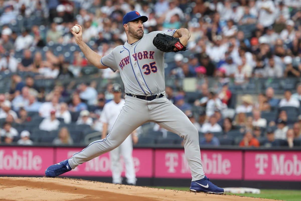 Mets lose starting pitcher to division rival: reports