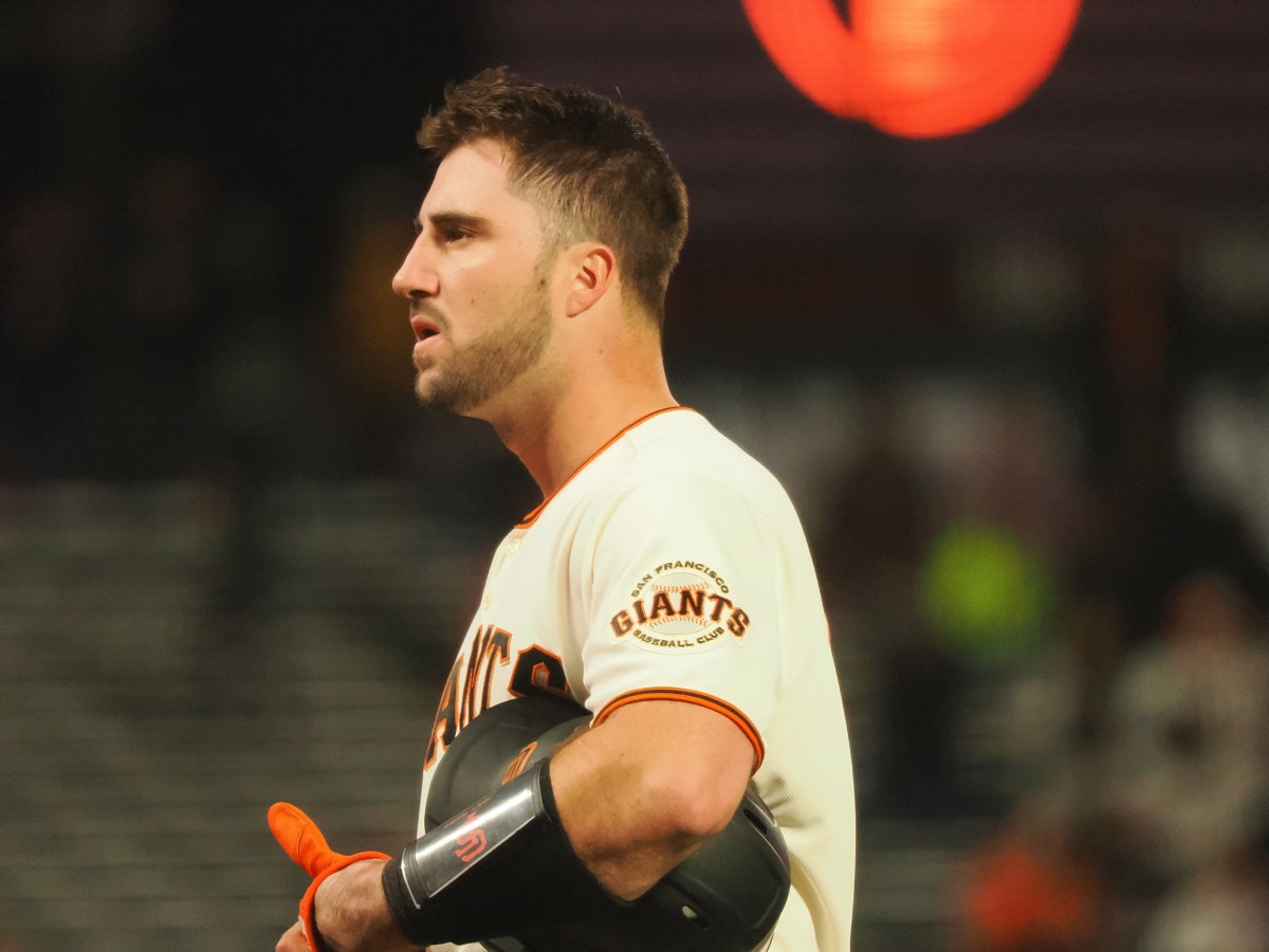 SF Giants catcher Joey Bart (21) leaves the field for a pinch runner after hitting a double (2023)