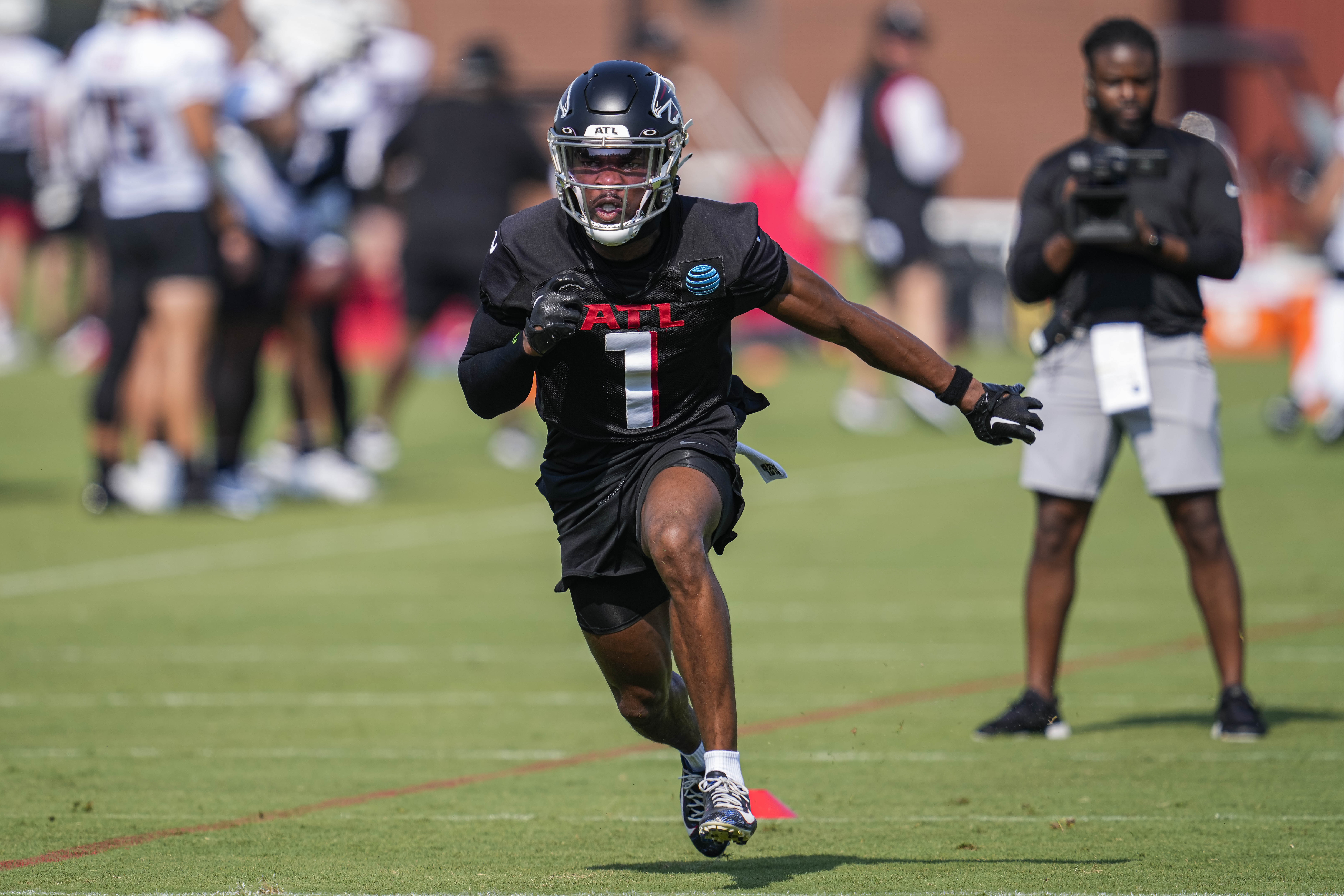 falcons practice game