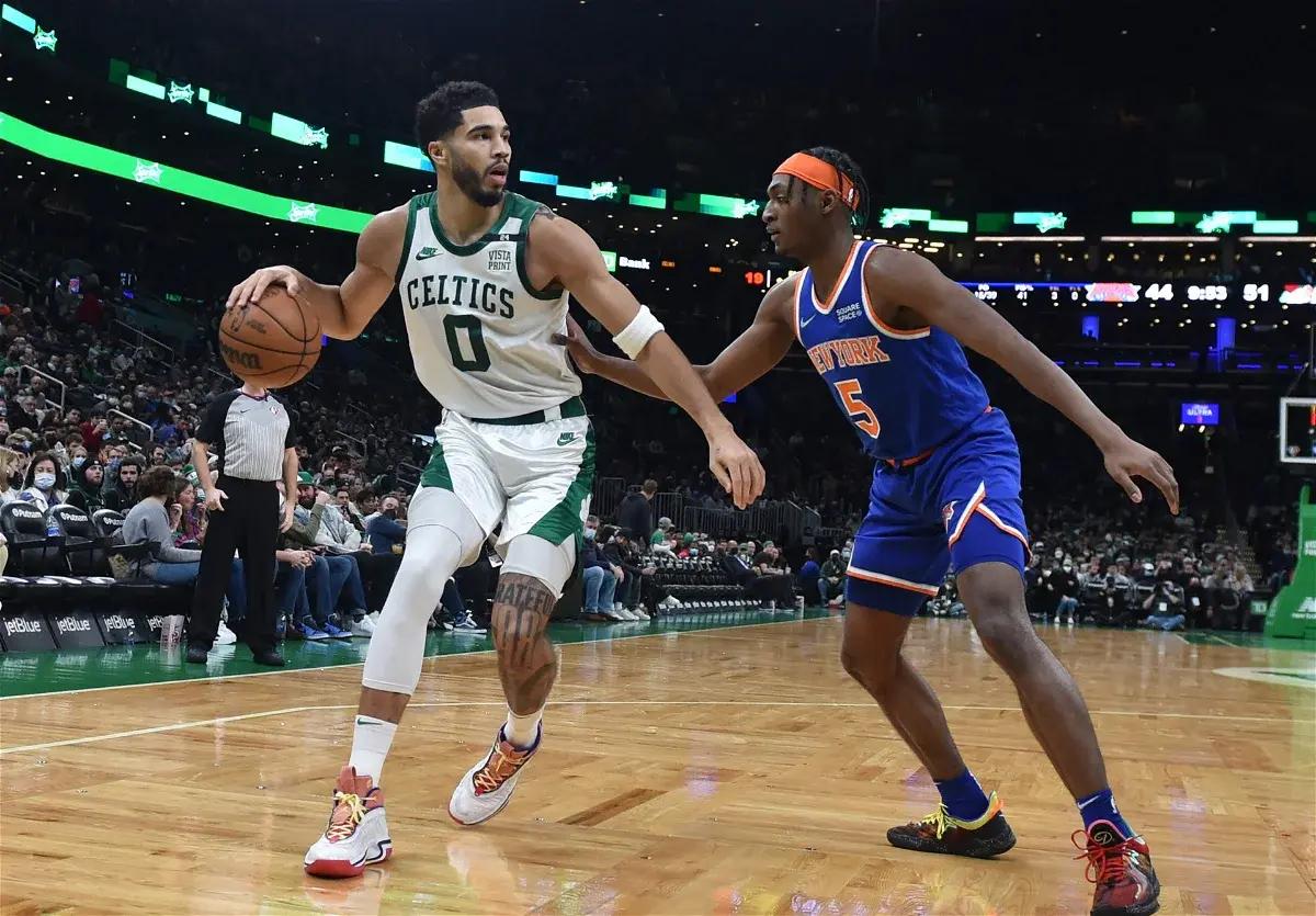 2022-01-09T032237Z_1089069625_MT1USATODAY17475833_RTRMADP_3_NBA-NEW-YORK-KNICKS-AT-BOSTON-CELTICS