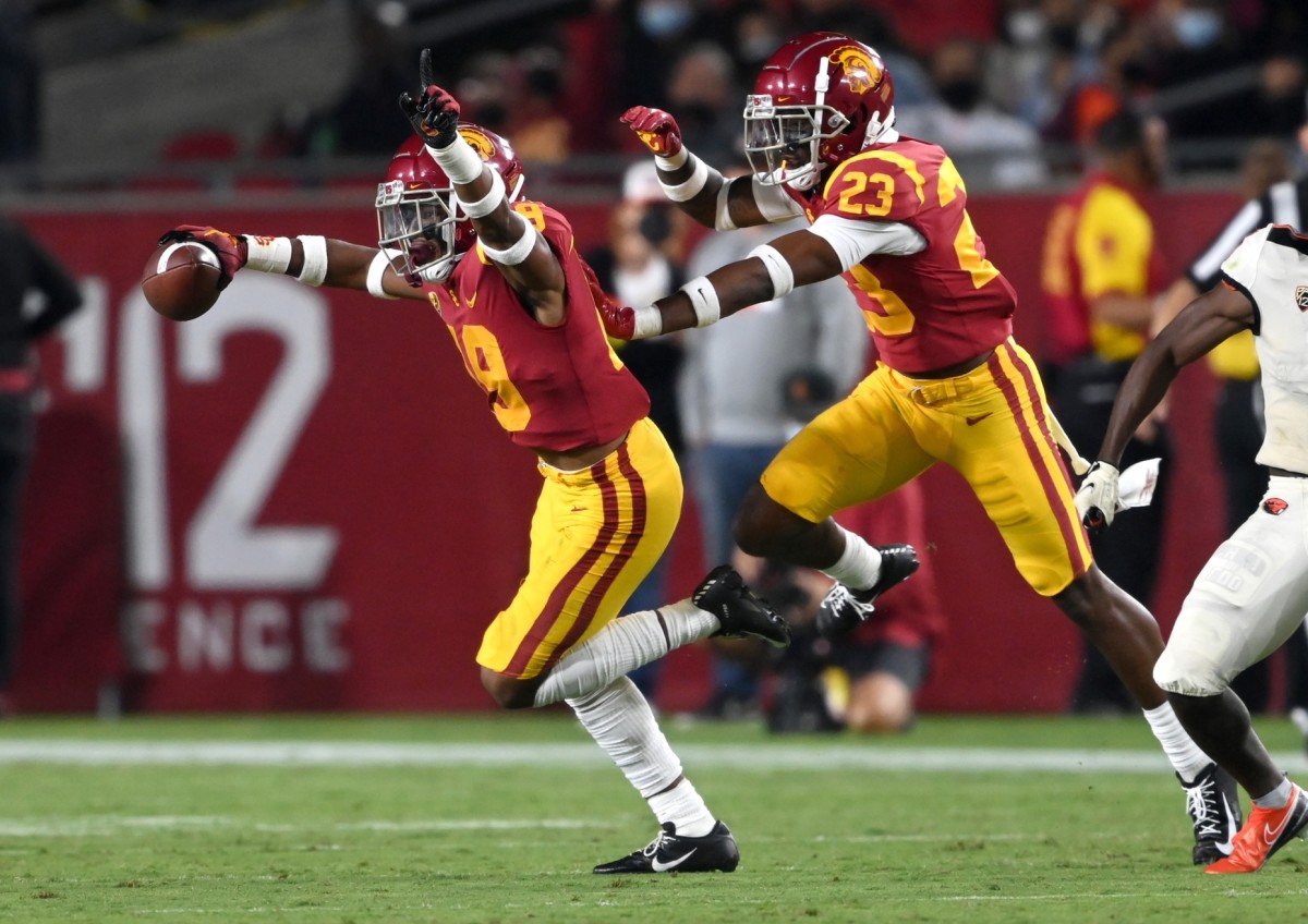 USC Linebacker Sees Significant Defensive Improvements From Last Year ...