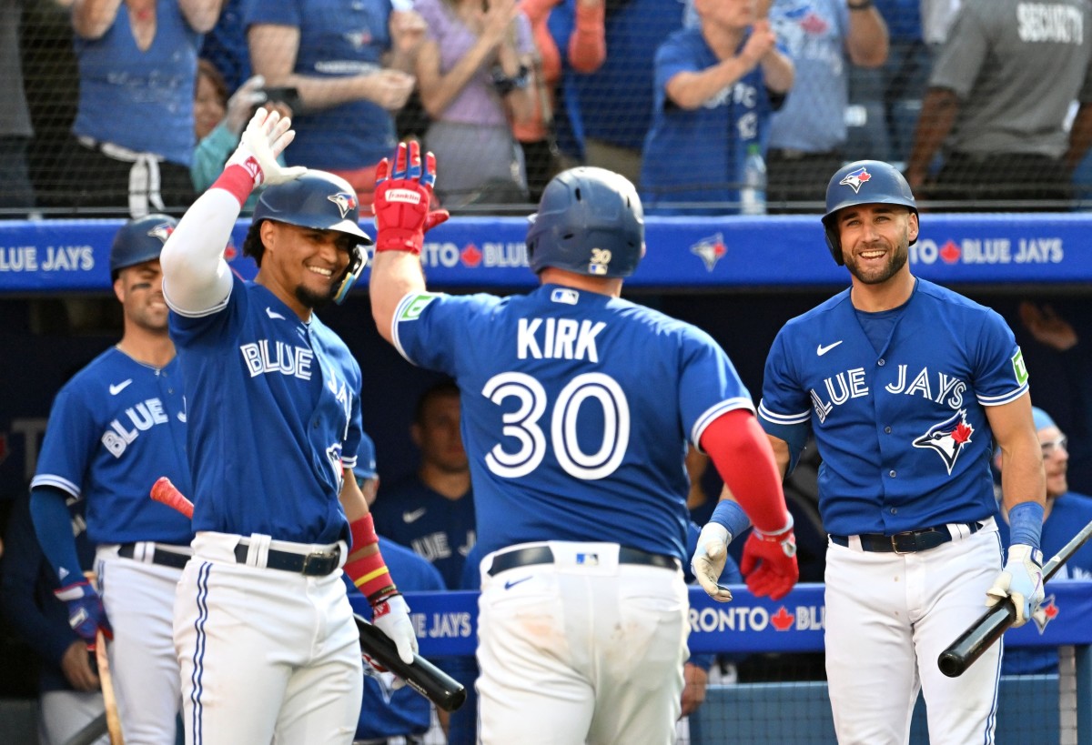 Tempers flare as Blue Jays beat Angels 4-1 in playoff-like atmosphere