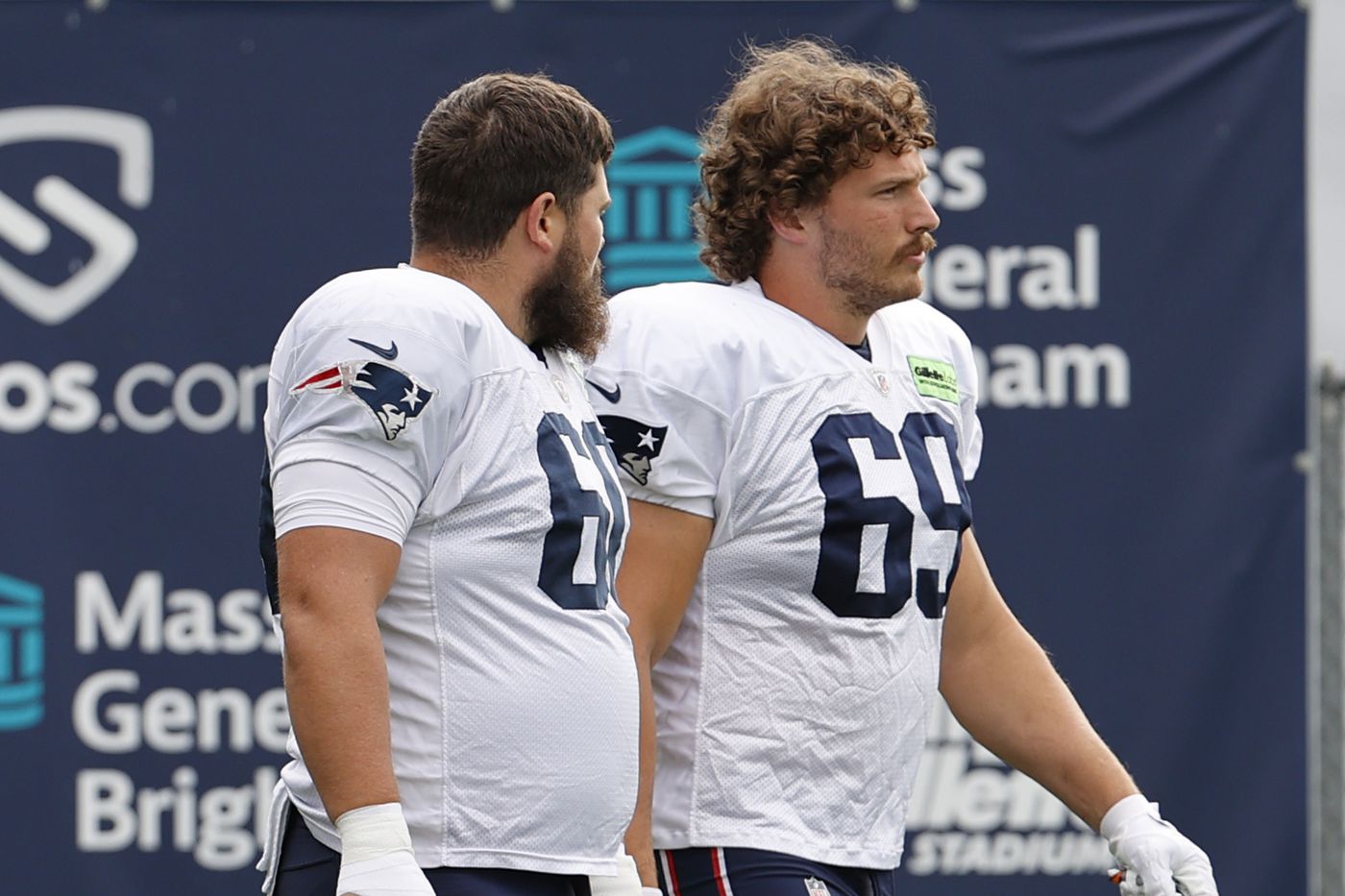 Patriots training camp report: Cole Strange catches on quickly in punt  drill - The Boston Globe