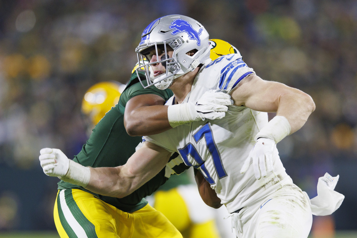 David Montgomery helps Lions top Packers, move into first in NFC