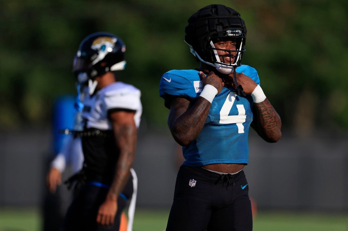 Pads Are On, Zay Jones and Tank Bigsby Shine