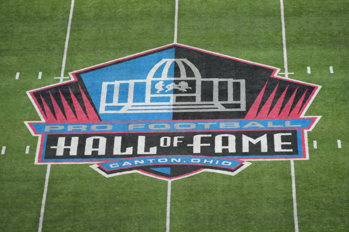 Las Vegas Raiders Pro Football Hall of Fame watch
