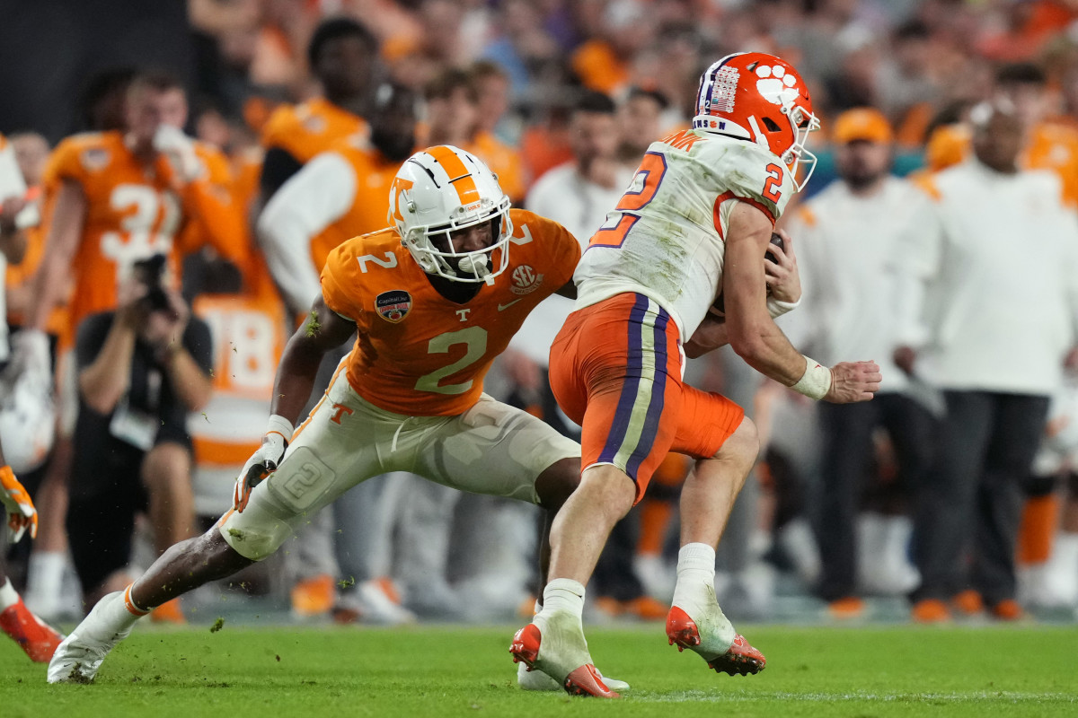 Tennessee Football Should Be Aided By Defensive Experience - Sports ...