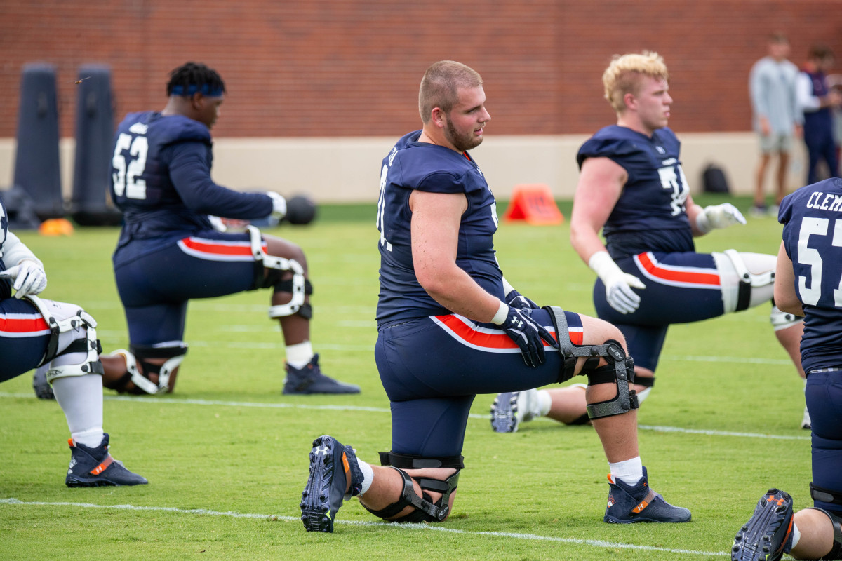 Dylan Senda at Auburn football practice - Eric Starling/Auburn Daily