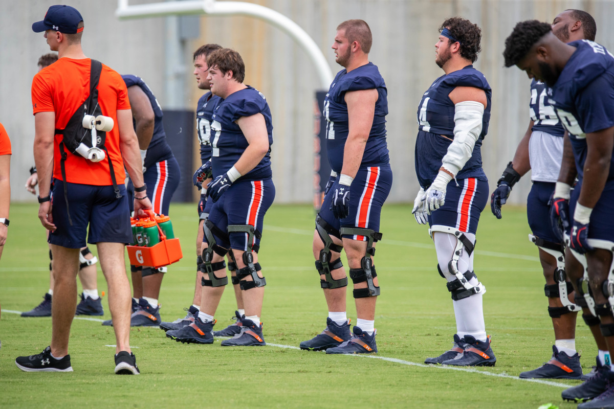 Auburn offensive line at Auburn football practice - Eric Starling/Auburn Daily