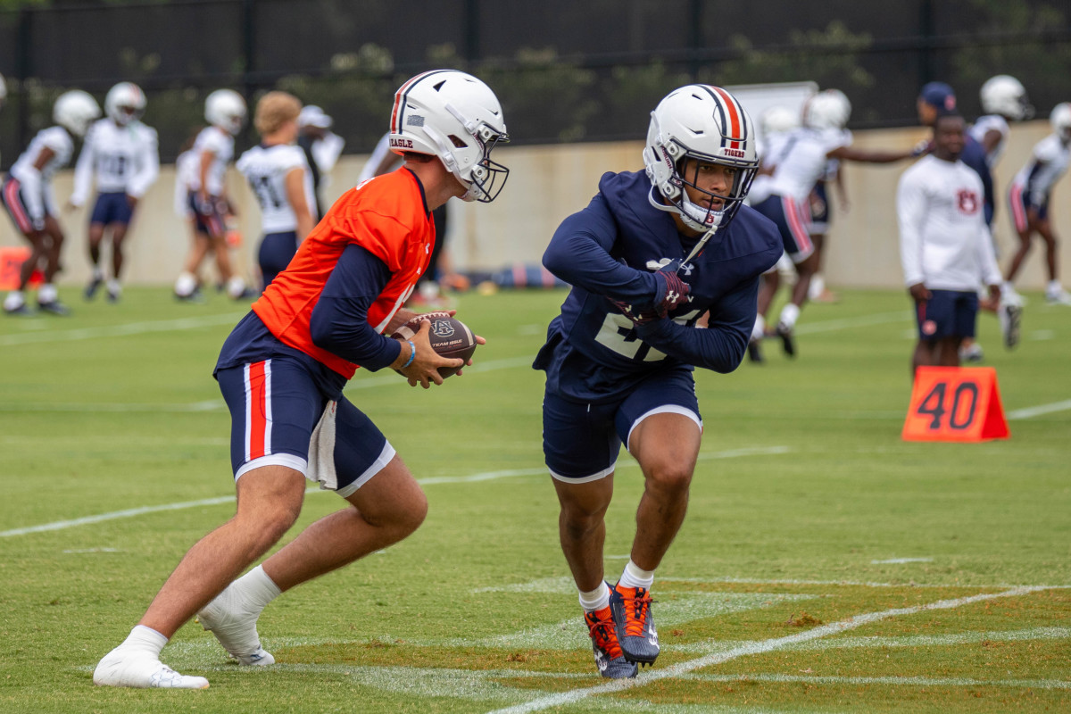 Holden Geriner and Brian Battie at Auburn football practice - Eric Starling/Auburn Daily