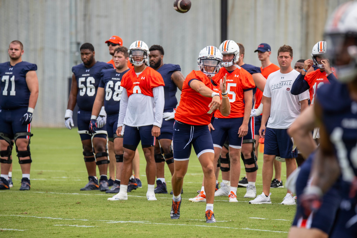 Payton Thorne at Auburn football practice