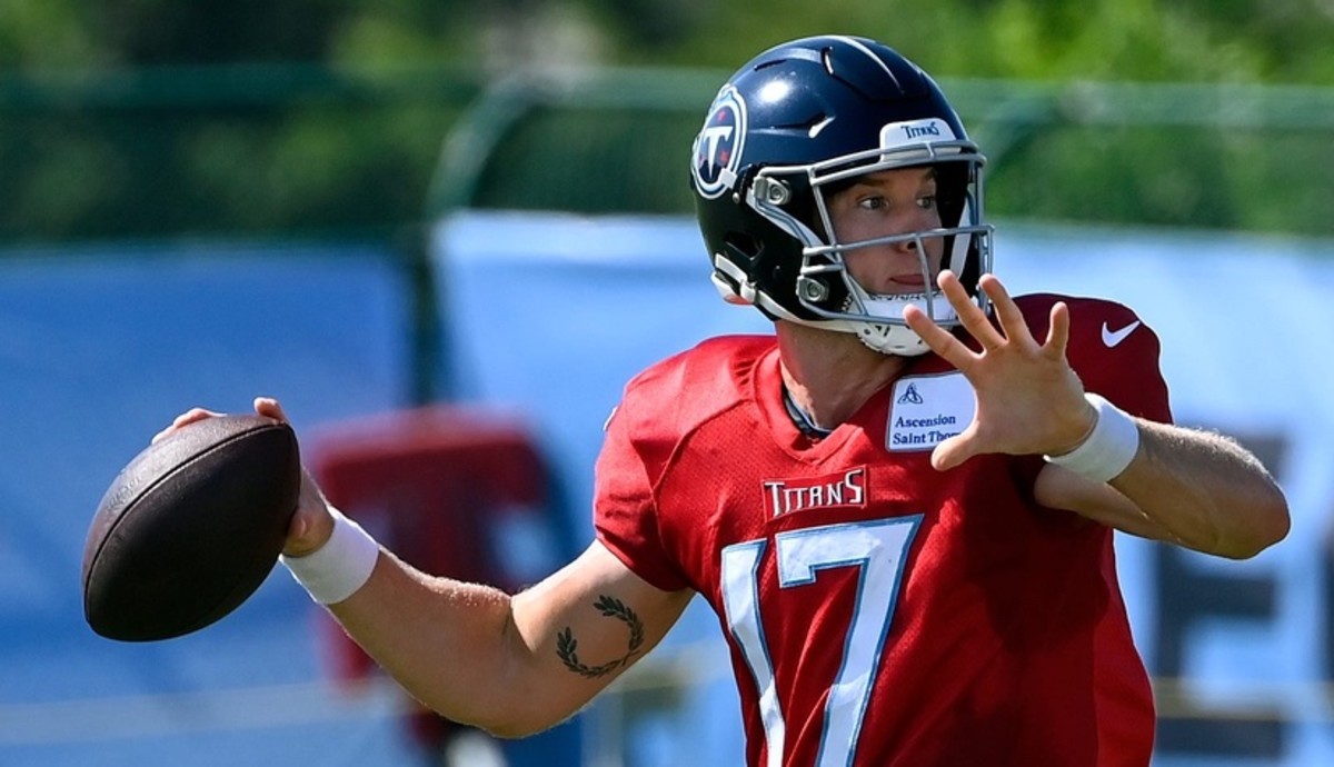 Must the Tennessee Titans Keep Three Quarterbacks This Season? - Sports  Illustrated Tennessee Titans News, Analysis and More