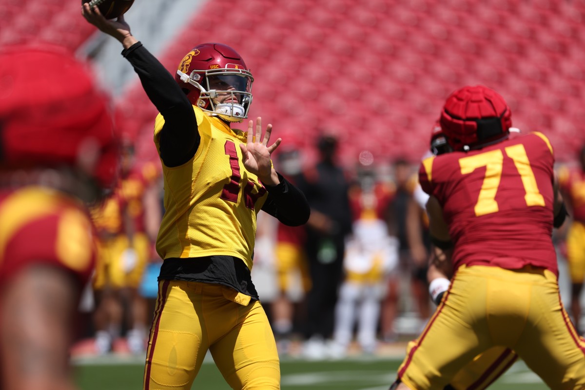 PFF College on X: USC QB Caleb Williams in Week 4: ⚔️ 19/30 ⚔️ 320 Yards  ⚔️ 5 Total TDs ⚔️ 0 INTs  / X