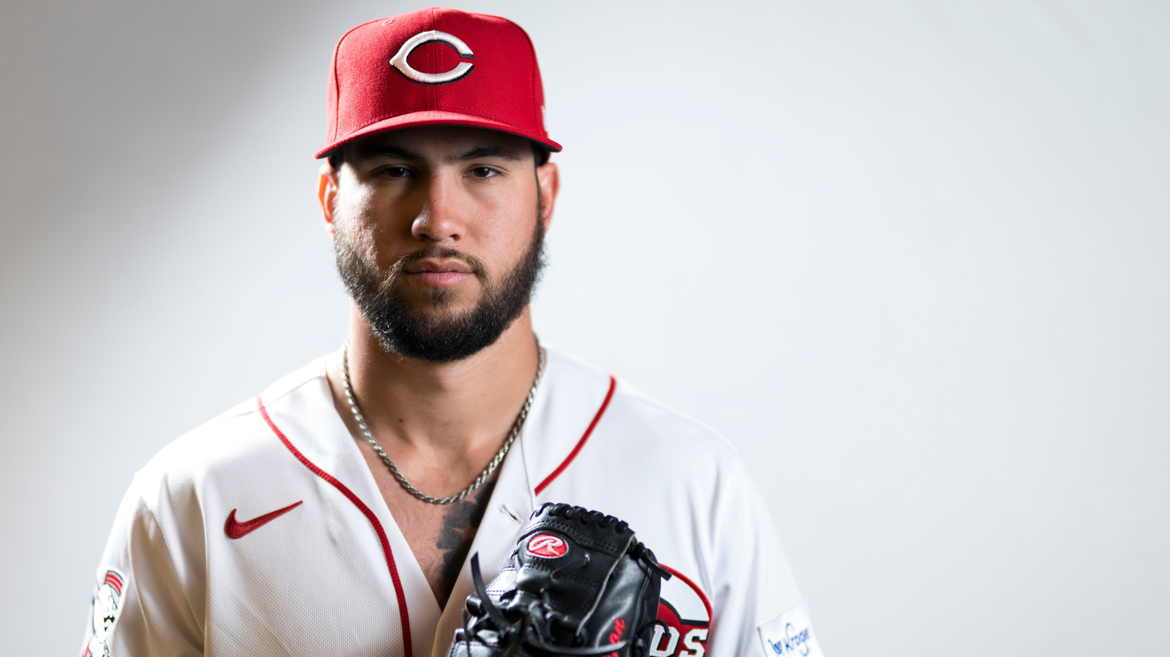 Reds' Lyon Richardson allows two HRs on first two pitches in