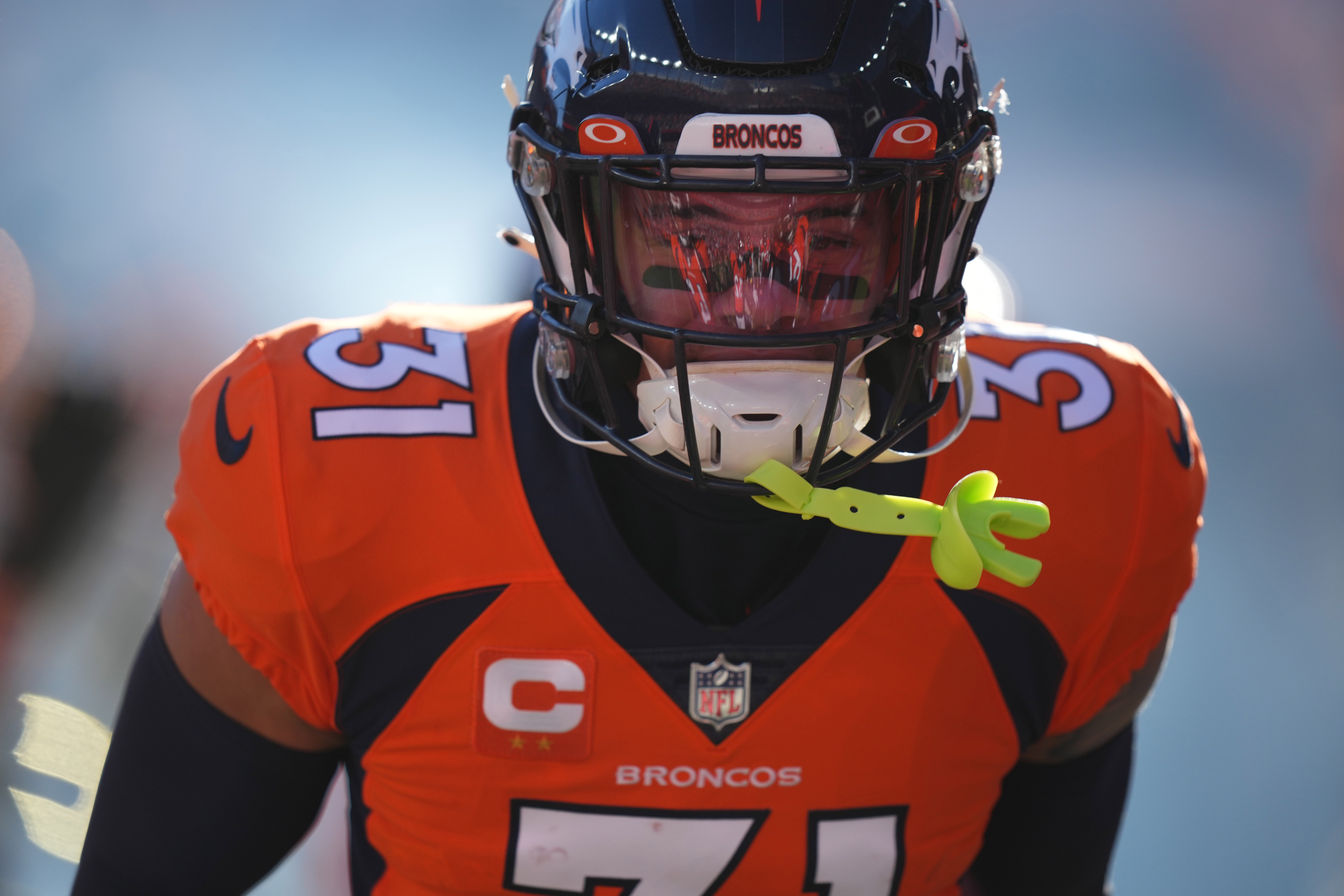 Broncos S Justin Simmons Picks Up Minor Groin Injury - Sports