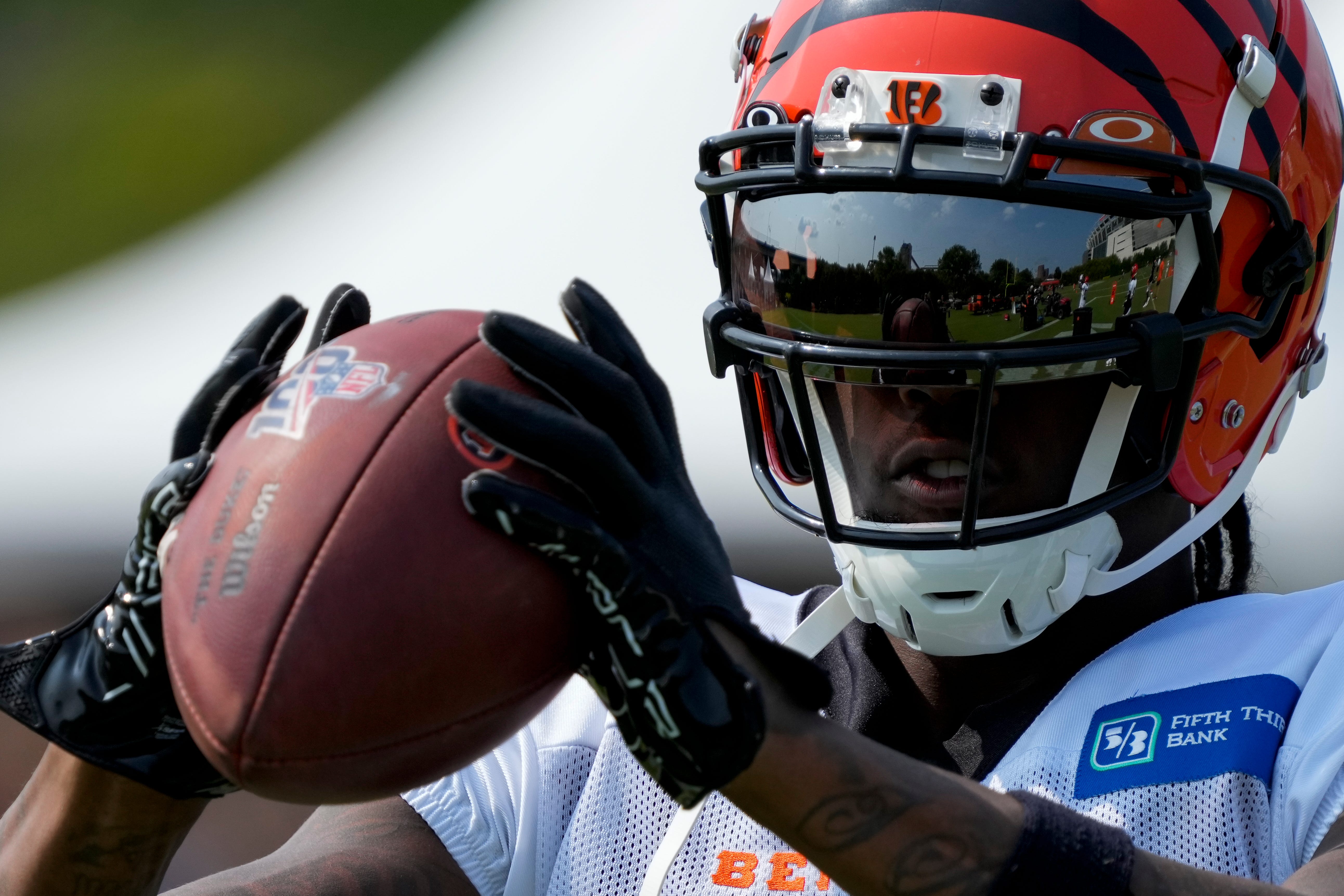 Cincinnati Bengals Wide Receiver Tee Higgins Dives Into Added Versatility Within Bengals 8618