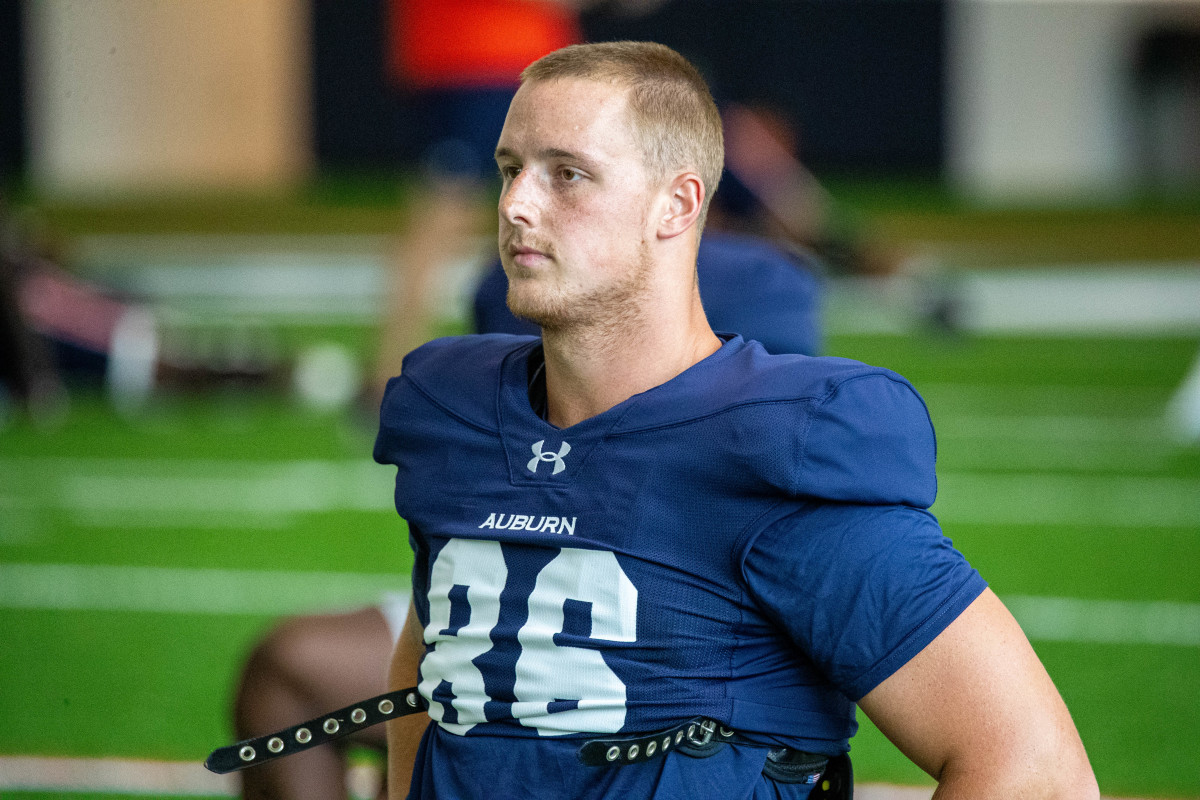 Luke Deal at Auburn football practice - Eric Starling/Auburn Daily