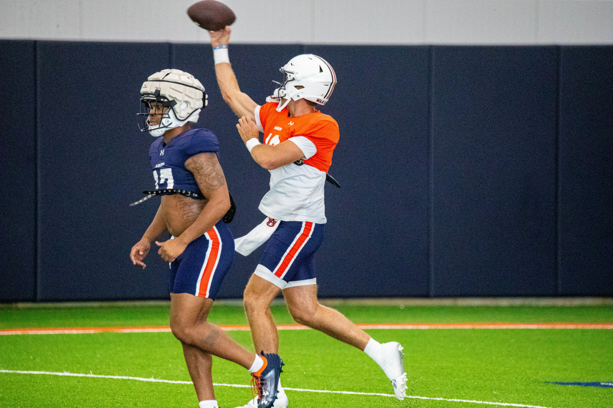 Jackson Barkley at Auburn football practice - Eric Starling/Auburn Daily