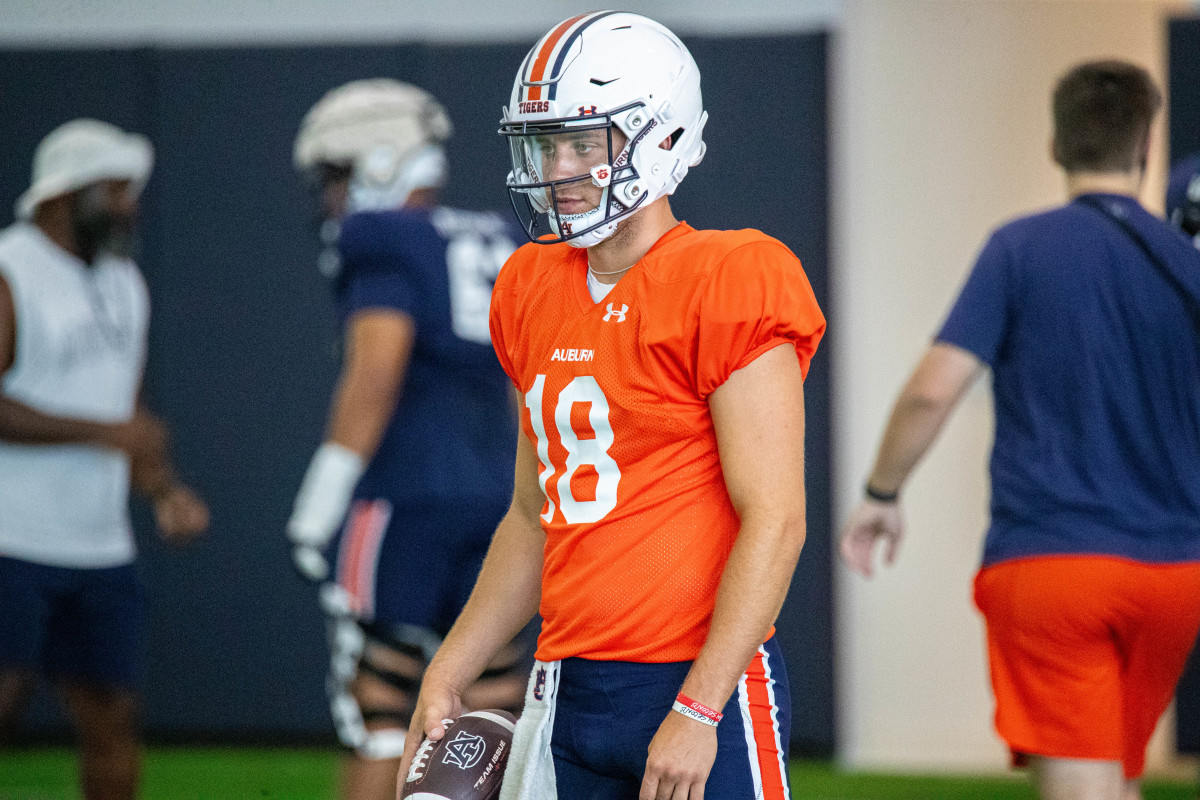 Jackson Barkley at Auburn football practice - Eric Starling/Auburn Daily