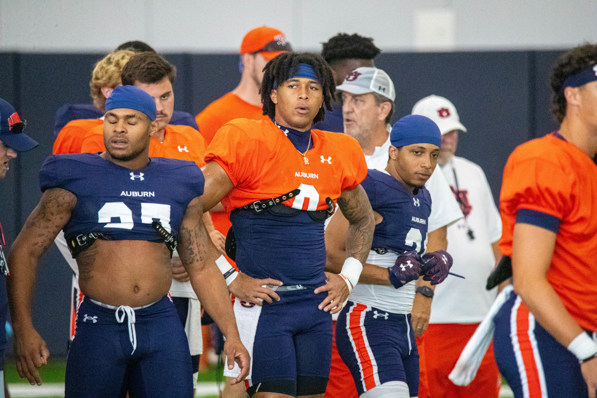 Robby Ashford and Jarquez Hunter at Auburn football practice - Eric Starling/Auburn Daily