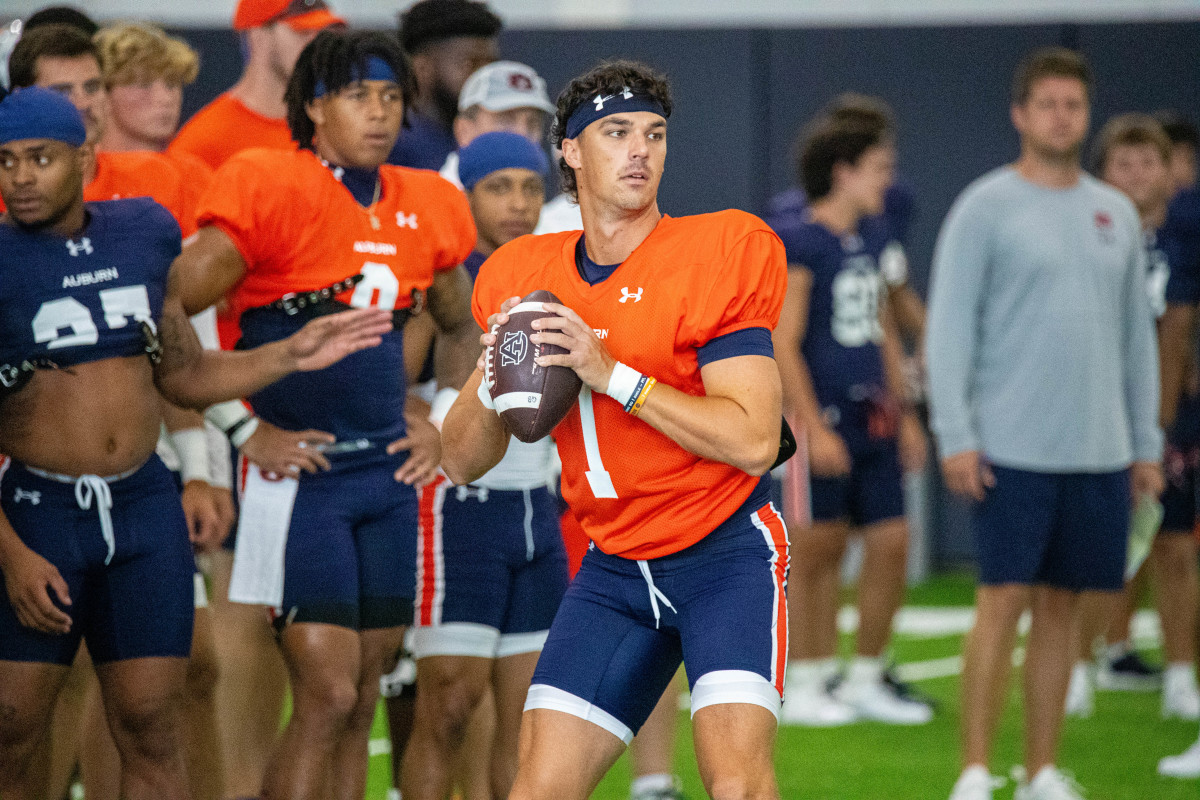 Payton Thorne at Auburn football practice - Eric Starling/Auburn Daily